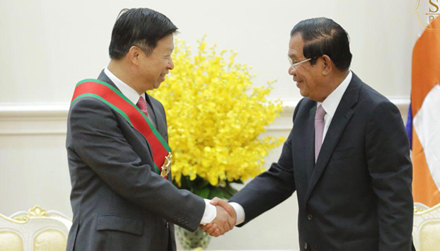 មន្ត្រី​ជាន់ខ្ពស់​ចិន​មក​ជួប​លោក​ ហ៊ុន សែន និង​សន្យា​ជួយដល់​របប​ក្រុង​ភ្នំពេញ​​បន្ត​ទៅទៀត​